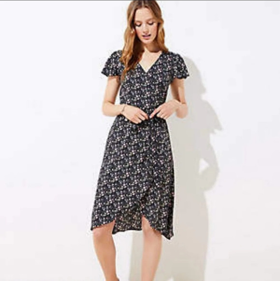 LOFT Black Floral Wrap Flutter Sleeve Dress with pockets Size Women's 0 Petite - Picture 1 of 13